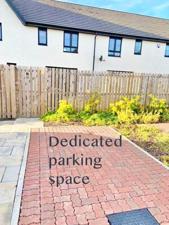 Willa 3 Bed House With Parking Near Airport Edynburg Zewnętrze zdjęcie